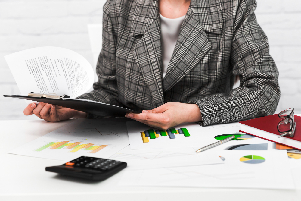 business-woman-working-office-desktop-1